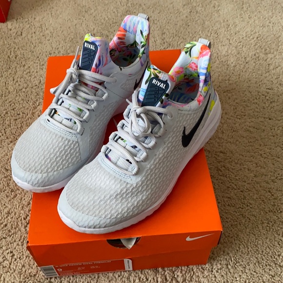 Nike Shoes - Nike shoes